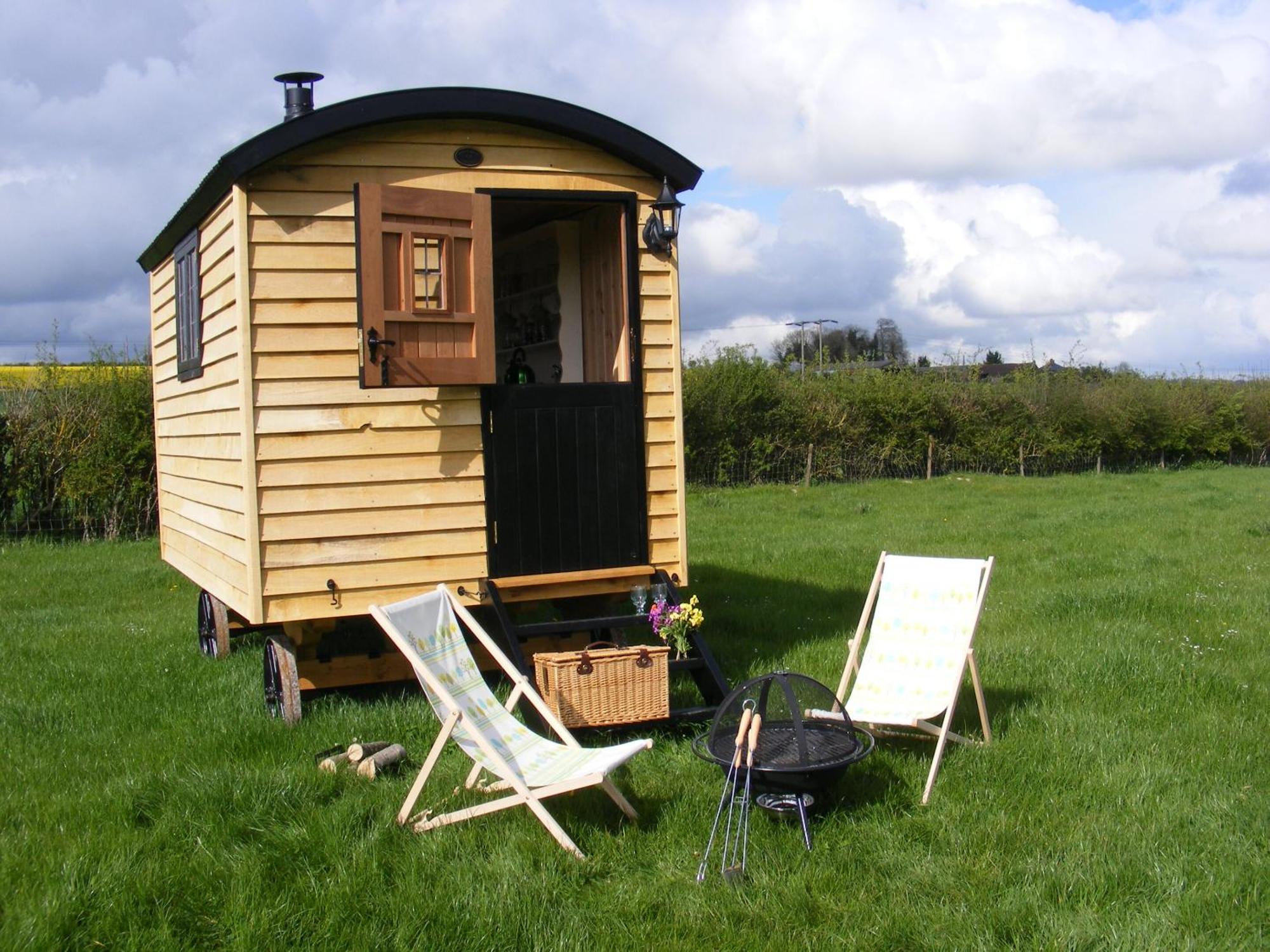 Marshwood Farm B&B And Shepherds Hut Dinton  Exterior foto